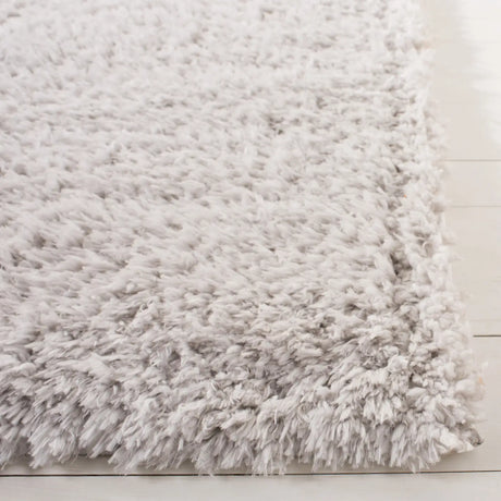 Safavieh Madrid Shag 200 5'-3" x 7'-6" Rug in Silver