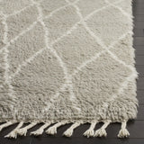 Safavieh Casablanca 5'-0" x 8'-0" Rug in Grey / Ivory