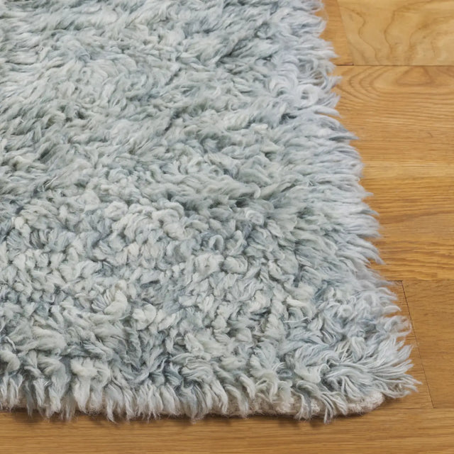 Safavieh Casablanca 4'-0" x 6'-0" Rug in Teal
