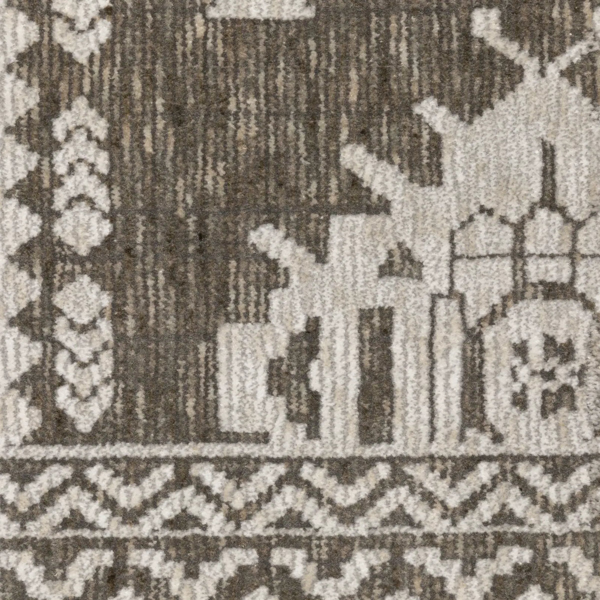 Oriental Weavers Sphinx Intrigue Int06 Grey/ Grey Rug - room scene 2