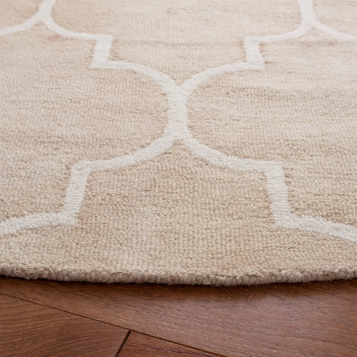 Safavieh Dip Dye 5'-0" x 5'-0" Rug in Beige / Ivory