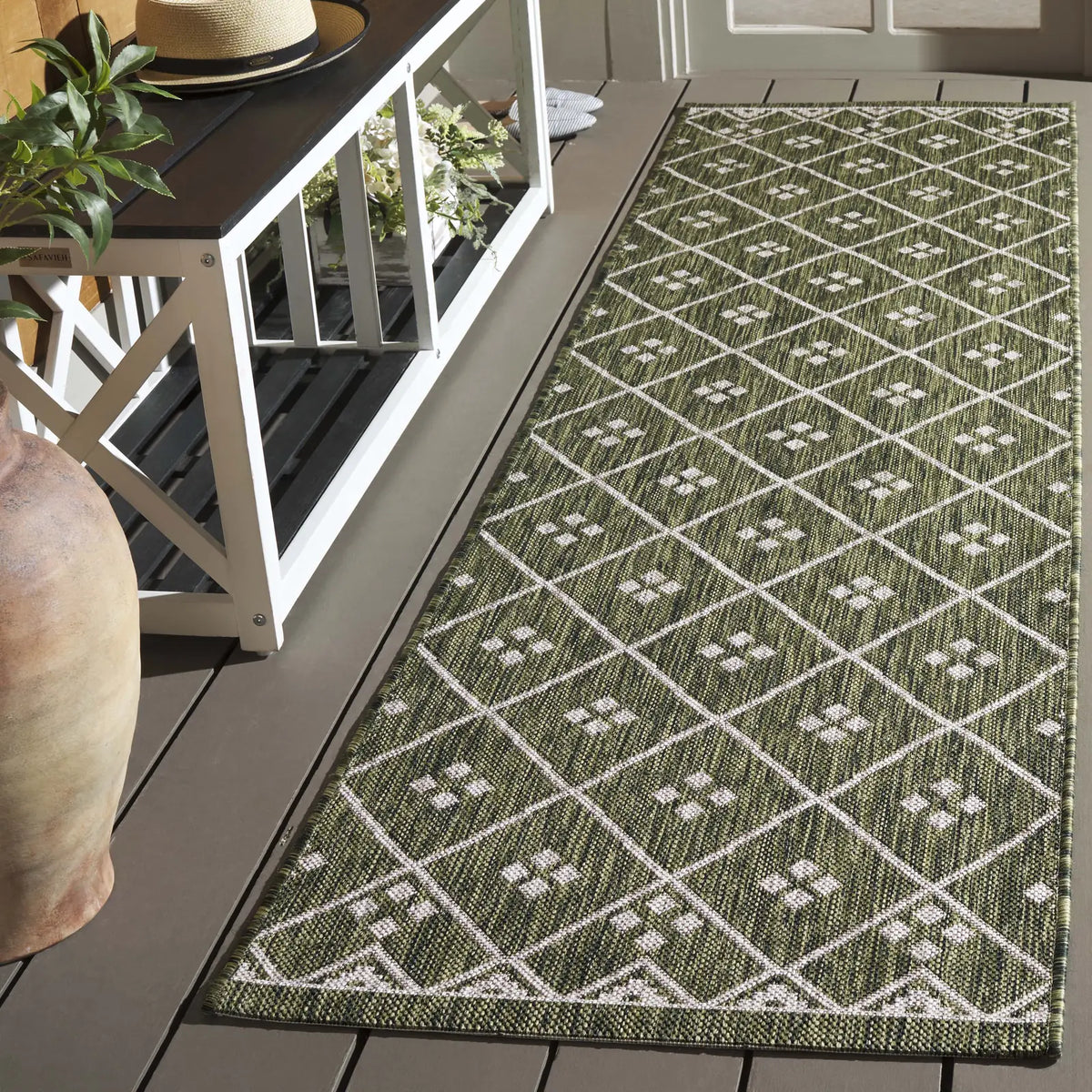 Safavieh Courtyard 2'-3" x 8'-0" Rug in Green / Grey