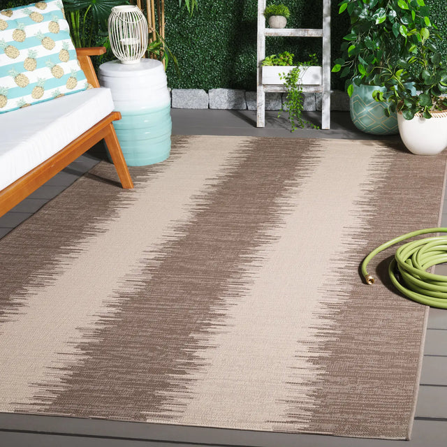 Safavieh Courtyard 5'-3" x 7'-7" Rug in Beige / Brown