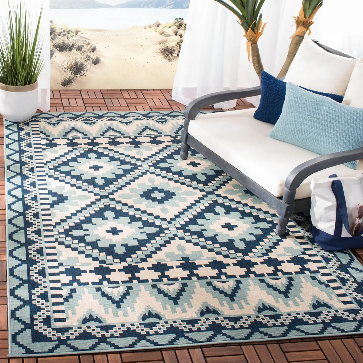 Safavieh Veranda 4'-0" x 5'-7" Rug in Turquoise / Blue