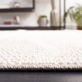 Safavieh Trends 4'-0" x 6'-0" Rug in Beige / Ivory