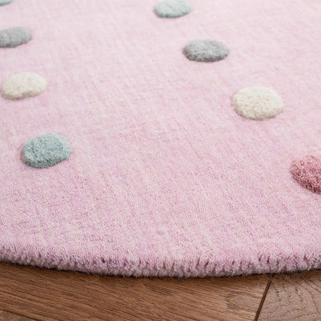 Safavieh Safavieh Kids 5'-0" x 5'-0" Rug in Light Pink