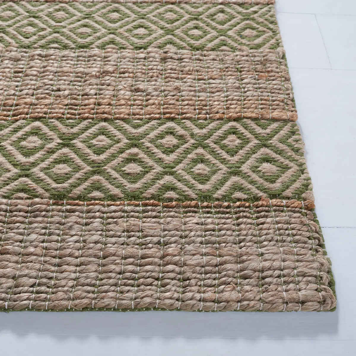 Safavieh Natural Fiber 4'-0" x 6'-0" Rug in Green / Natural