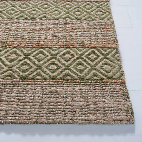Safavieh Natural Fiber 4'-0" x 6'-0" Rug in Green / Natural