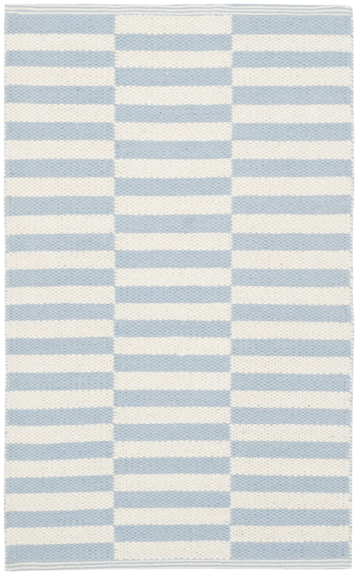 Safavieh Montauk 2'-6" x 4'-0" Rug in Ivory / Light Blue