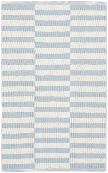 Safavieh Montauk 2'-6" x 4'-0" Rug in Ivory / Light Blue