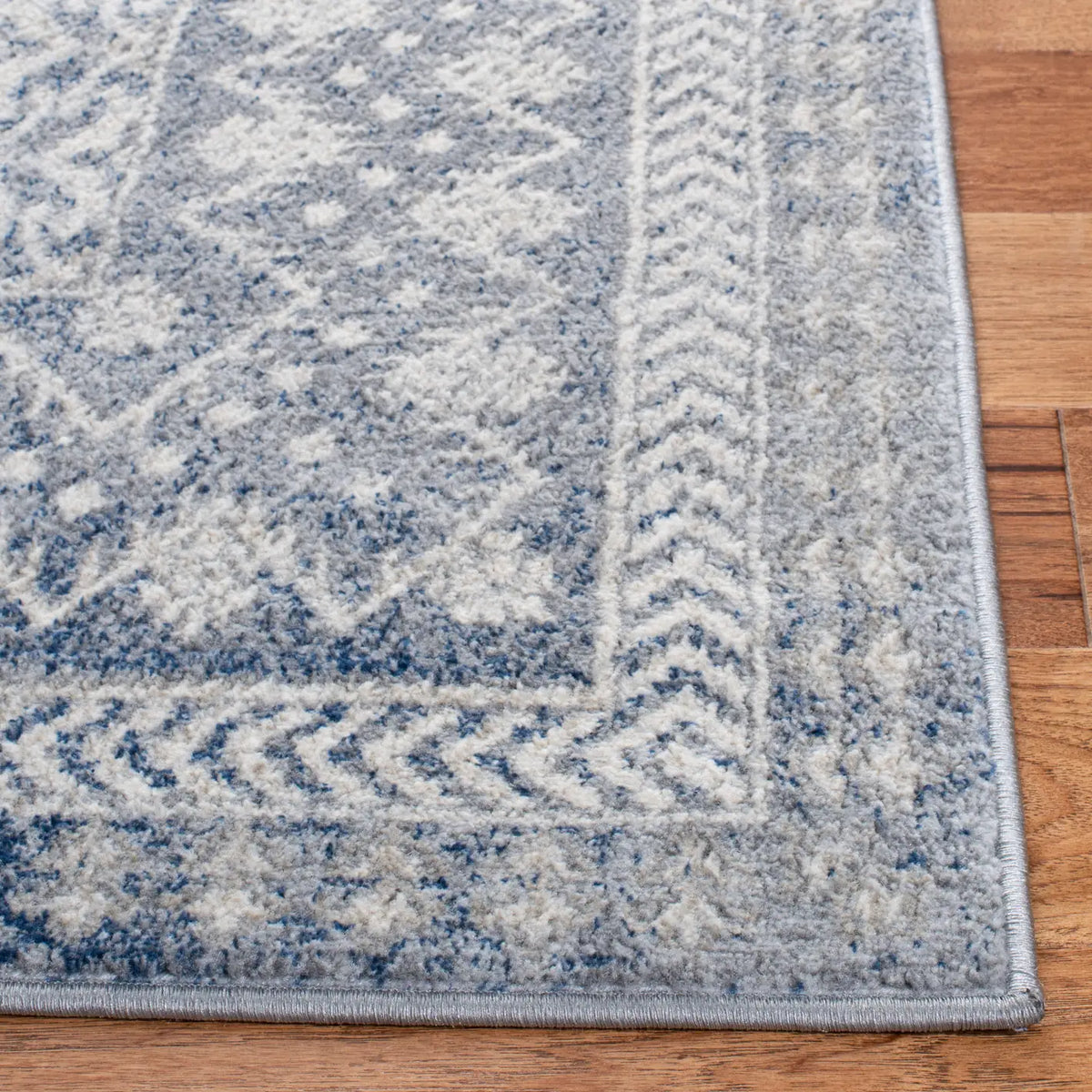 Safavieh Brentwood 4'-0" x 6'-0" Rug in Ivory / Light Grey