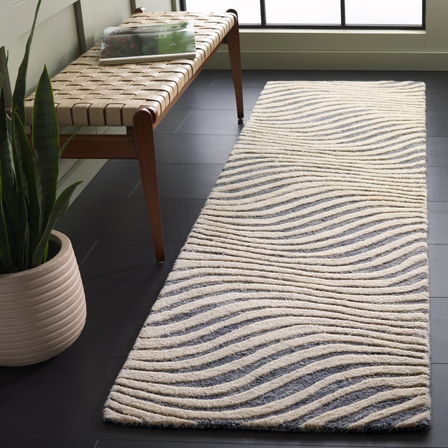 Safavieh Ebony 2'-3" x 8'-0" Rug in Grey / Ivory