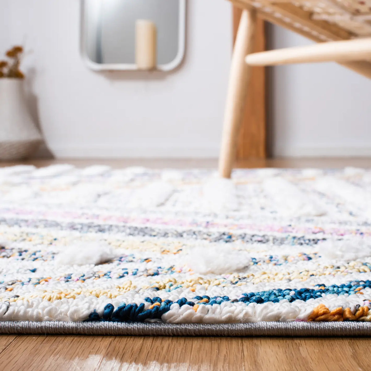 Safavieh Moroccan Fringe Shag 4'-0" x 6'-0" Rug in Ivory / Grey