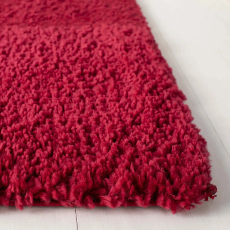 Safavieh August Shag 900 5'-3" x 7'-6" Rug in Red