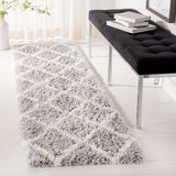 Safavieh Fontana Shag  800 2'-3" x 10'-0" Rug in Grey / Cream
