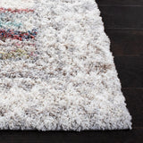 Safavieh Calista 4'-5" x 6'-5" Rug in Grey / Ivory