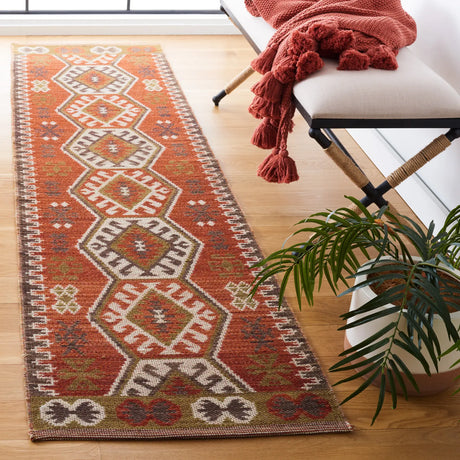 Safavieh Kilim 2'-3" x 9'-0" Rug in Red / Olive