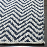 Safavieh Montauk 5'-0" x 8'-0" Rug in Navy / Ivory