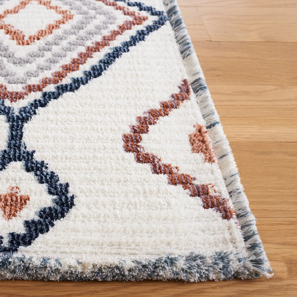 Safavieh Marrakesh 4'-0" x 6'-0" Rug in Ivory / Multi