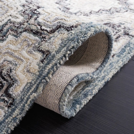 Safavieh Soho 4'-0" x 6'-0" Rug in Grey / Ivory