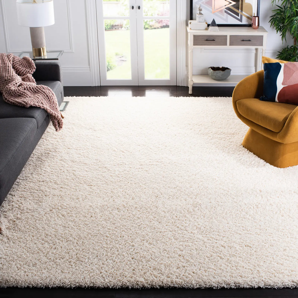Safavieh Santa Monica Shag 9'-6" x 13'-0" Rug in Ivory