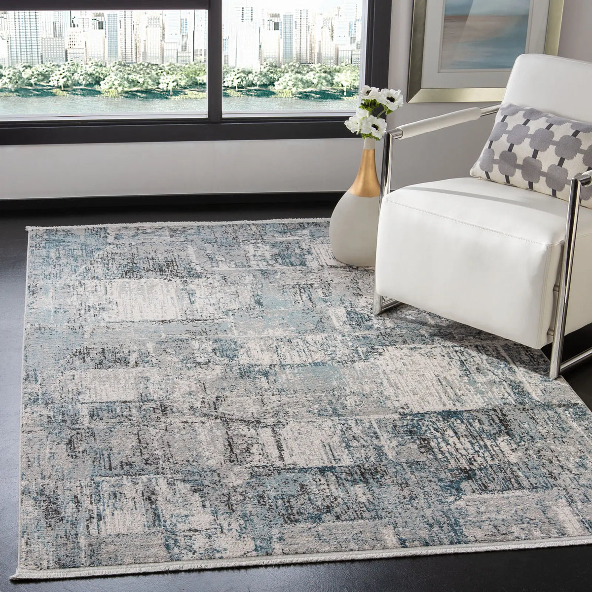 Safavieh Shivan 4'-0" x 6'-0" Rug in Grey / Blue