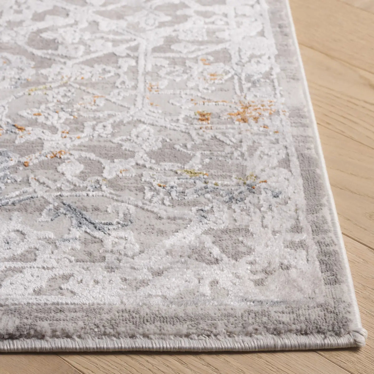 Safavieh Princeton 4'-0" x 6'-0" Rug in Light Beige / Grey