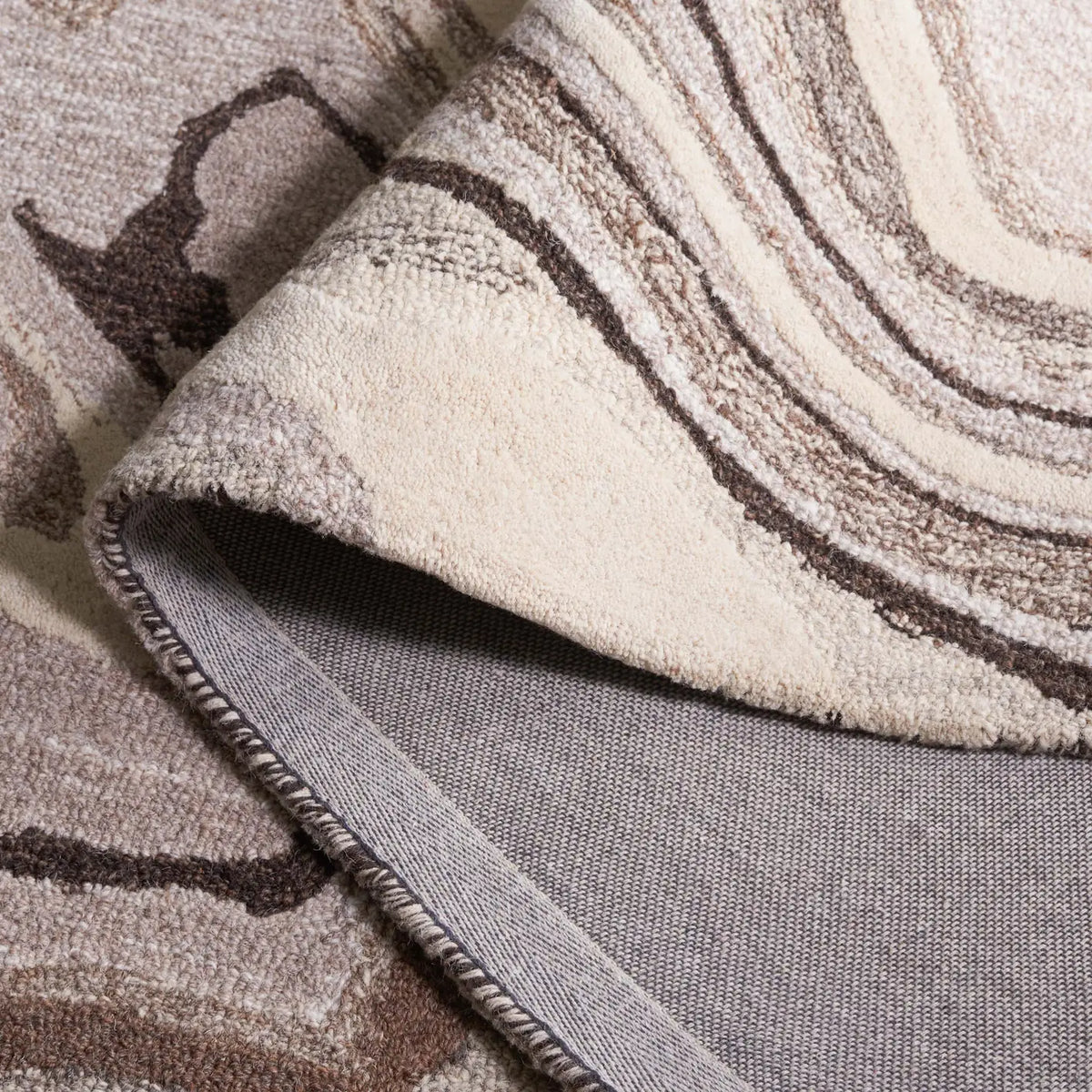 Safavieh Metro 4'-0" x 6'-0" Rug in Brown / Ivory