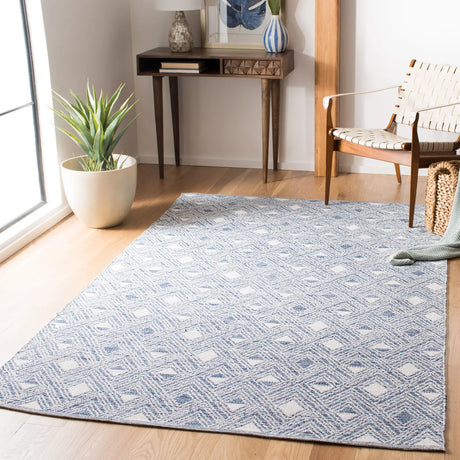 Safavieh Montauk 5'-0" x 8'-0" Rug in Navy / Ivory