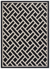 Safavieh Courtyard 5'-3" x 7'-7" Rug in Black / Light Beige