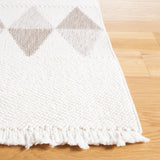 Safavieh Lotus 4'-0" x 6'-0" Rug in Ivory / Beige