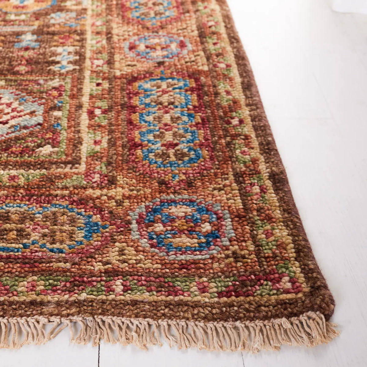 Safavieh Samarkand 6'-0" x 9'-0" Rug in Brown / Rust
