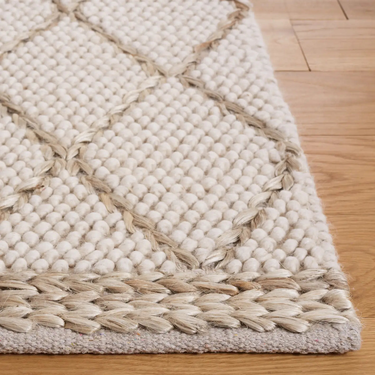 Safavieh Natura 4'-0" x 6'-0" Rug in Ivory / Natural
