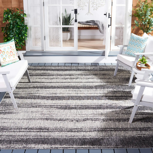 Safavieh Courtyard 8'-0" x 11'-0" Rug in Grey / Black