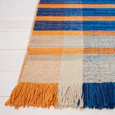 Safavieh Striped Kilim 4'-0" x 6'-0" Rug in Beige / Blue