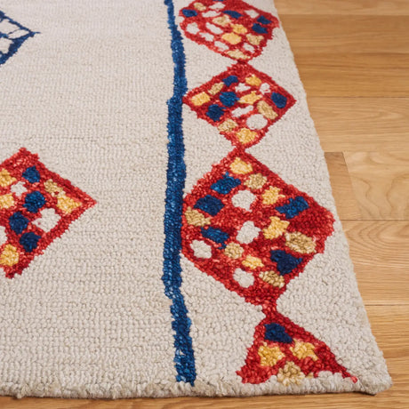 Safavieh Aspen 4'-0" x 6'-0" Rug in Ivory / Multi
