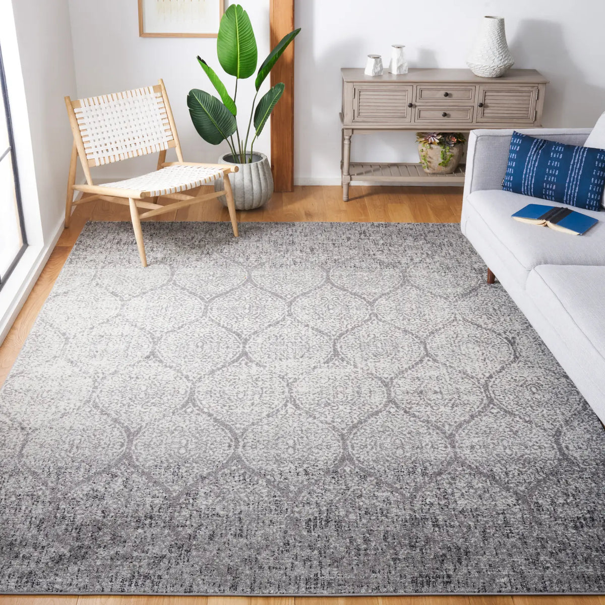 Safavieh Madison 10'-0" x 14'-0" Rug in Grey / Ivory