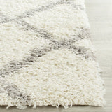 Safavieh Sgd-Dallas Shag 2'-3" x 10'-0" Rug in Ivory / Grey