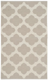 Safavieh Montauk 2'-0" x 3'-0" Rug in Grey / Ivory