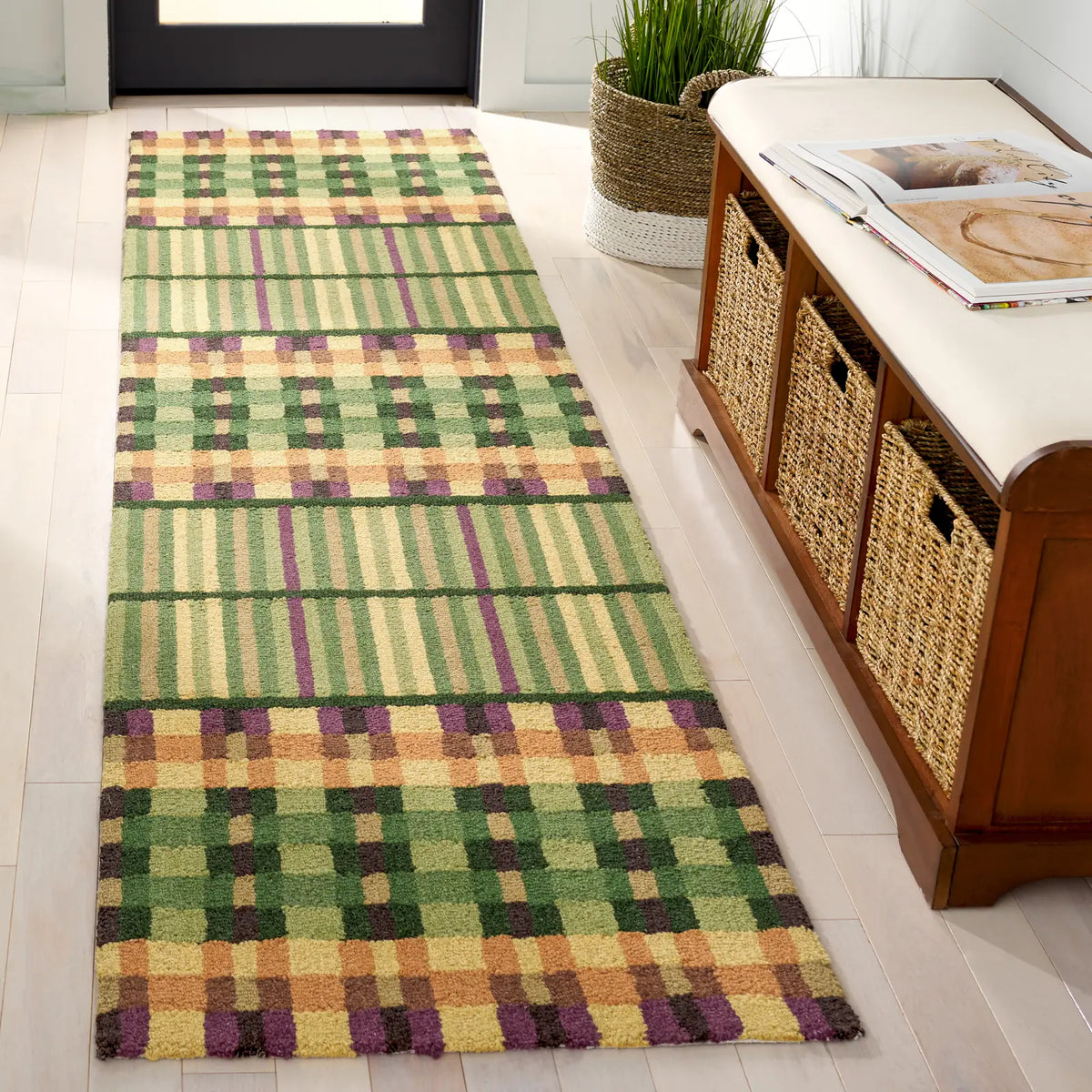 Safavieh Metro 2'-3" x 9'-0" Rug in Green / Gold