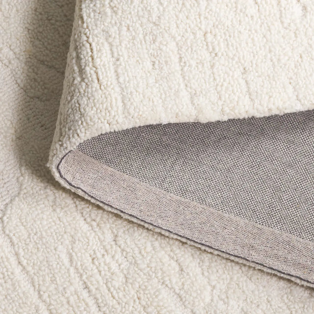 Safavieh Casablanca 4'-0" x 6'-0" Rug in Ivory