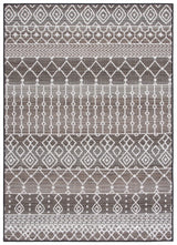 Safavieh Havana 4'-5" x 6'-5" Rug in Brown / Ivory