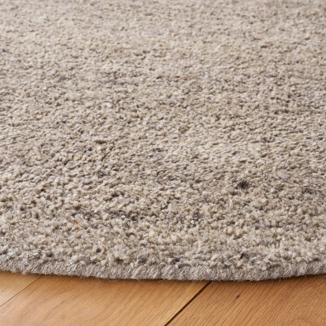 Safavieh Himalaya 7'-0" x 7'-0" Rug in Light Grey