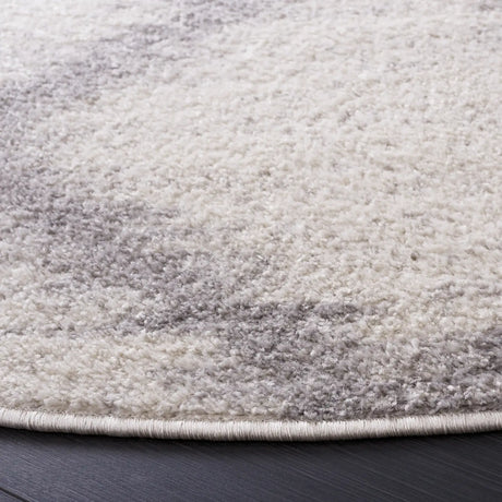 Safavieh Adirondack 6'-0" x 6'-0" Rug in Ivory / Silver