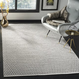 Safavieh Montauk 4'-0" x 6'-0" Rug in Charcoal / Ivory