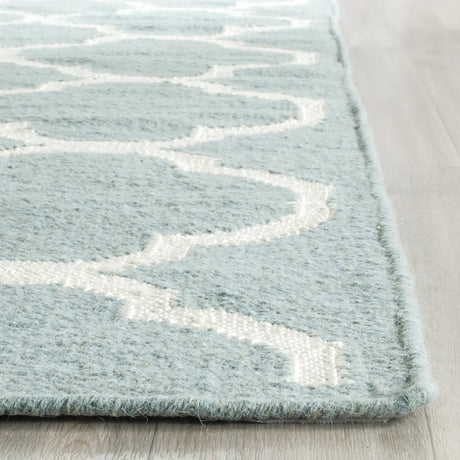 Safavieh Dhurries 3'-0" x 5'-0" Rug in Blue / Ivory