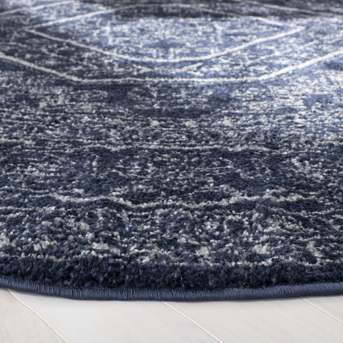 Safavieh Adirondack 6'-0" x 6'-0" Rug in Navy / Ivory