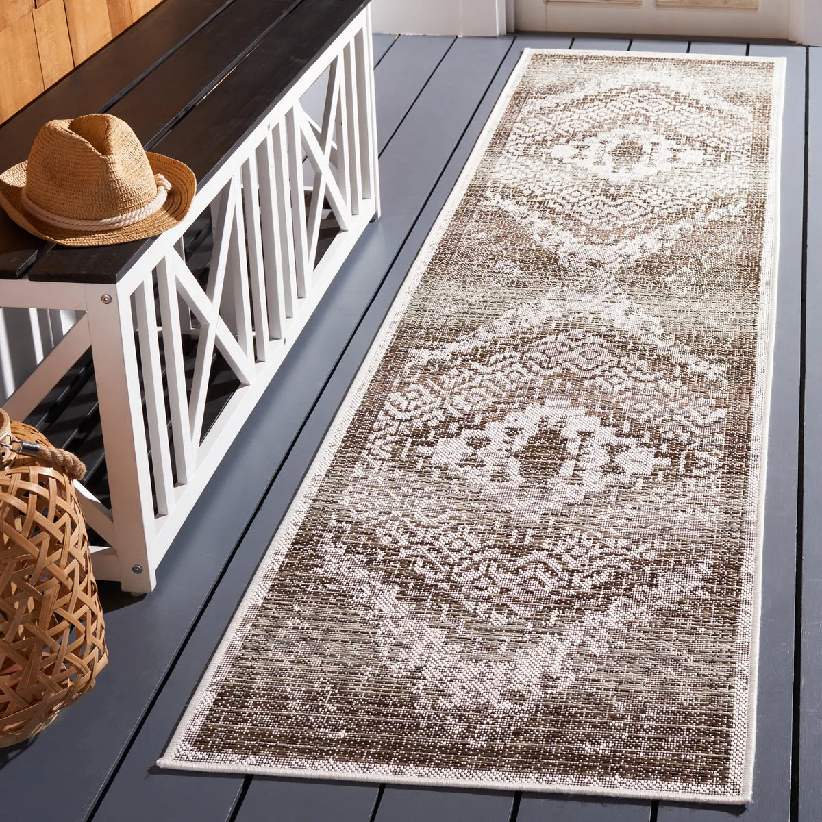 Safavieh Havana 2'-2" x 9'-0" Rug in Light Brown / Ivory