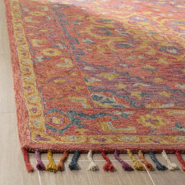 Safavieh Aspen 4'-0" x 6'-0" Rug in Pink / Violet