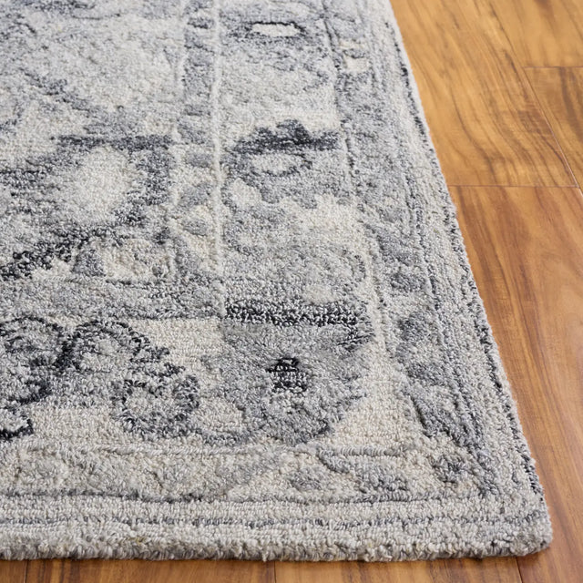 Safavieh Marquee 4'-0" x 6'-0" Rug in Light Grey / Charcoal
